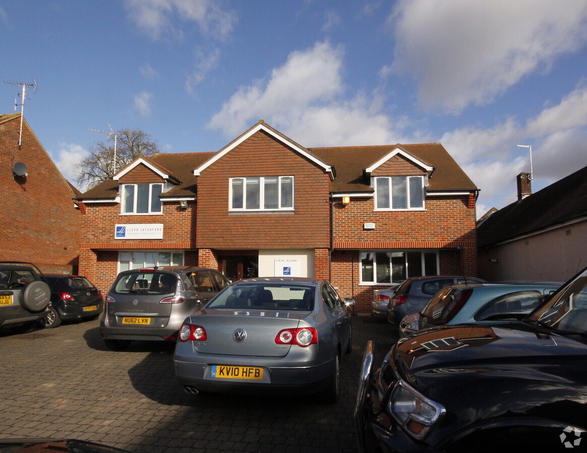 High St, Princes Risborough, BKM HP27 0AX