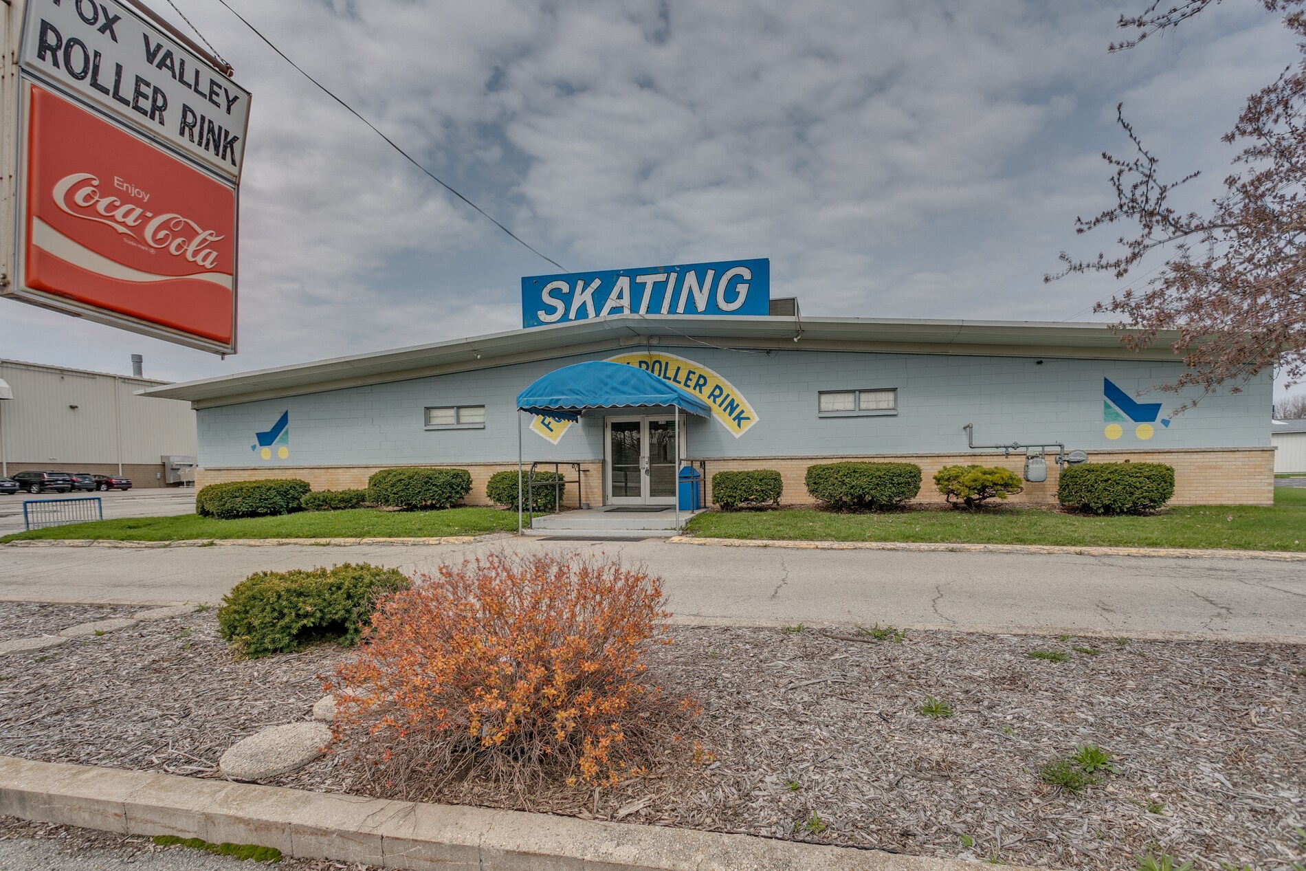 1215 Gillingham Rd, Neenah, WI for sale Primary Photo- Image 1 of 1