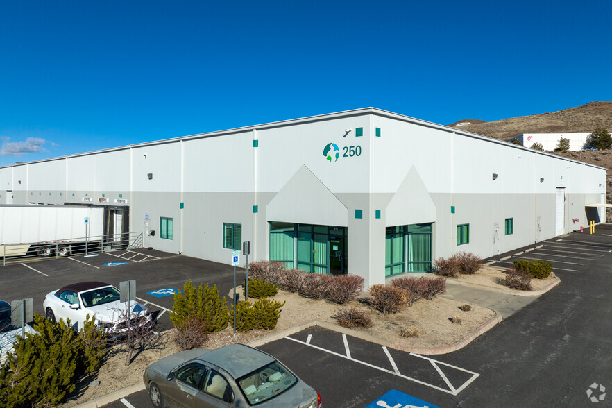 250 Vista Blvd, Sparks, NV for lease - Building Photo - Image 2 of 37