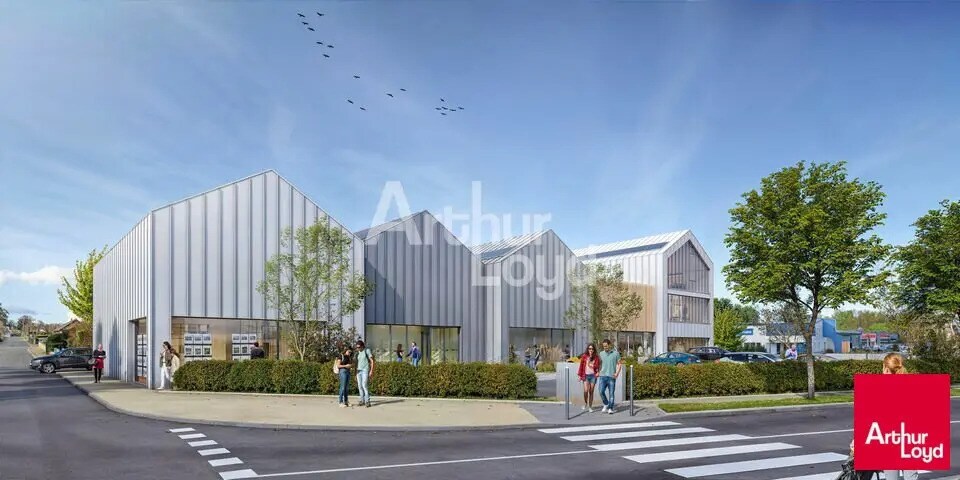 Retail in Saint-Gervais-la-Forêt for lease Building Photo- Image 1 of 2