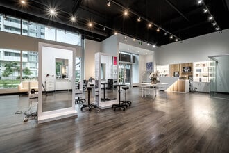 5273 Av De Courtrai, Montréal, QC for lease Building Photo- Image 2 of 25