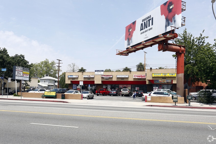 14657-14663 Victory Blvd, Van Nuys, CA for sale - Primary Photo - Image 1 of 1