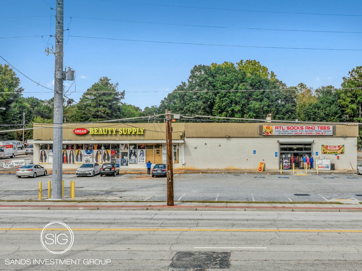 3900 Glenwood Rd, Decatur, GA for sale Primary Photo- Image 1 of 6