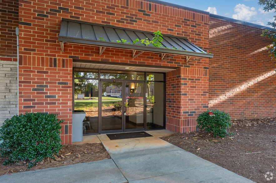 1607 Mountain Industrial Blvd, Stone Mountain, GA for lease - Building Photo - Image 3 of 8