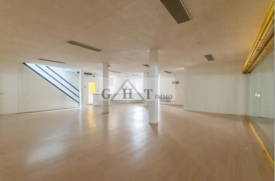 Office in Melun for lease - Interior Photo - Image 3 of 4