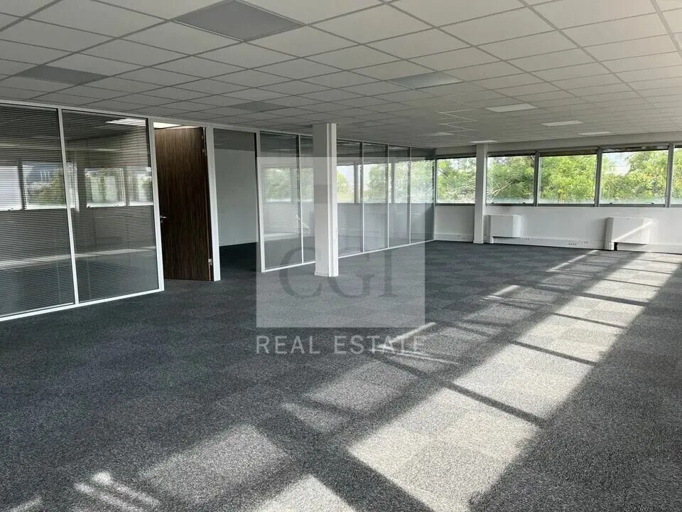 5 Rue Edison, Bron for lease Building Photo- Image 1 of 8