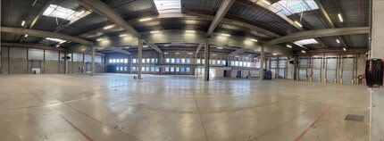 7 Rue André Sentuc, Vénissieux for lease Interior Photo- Image 1 of 6