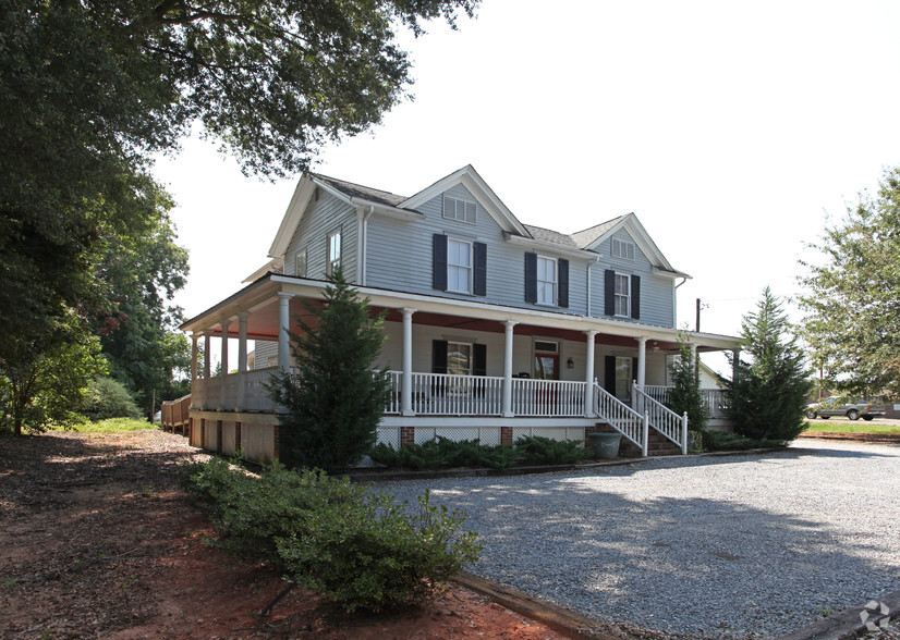 16 Oak Grove St, Mount Holly, NC for lease - Building Photo - Image 3 of 25