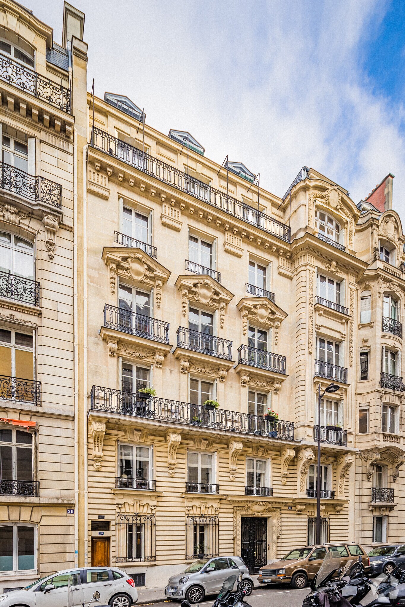 18 Rue Théodule Ribot, Paris for lease Primary Photo- Image 1 of 18