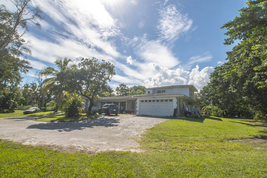 651 North Old Hiatus, Plantation, FL for sale - Building Photo - Image 1 of 19