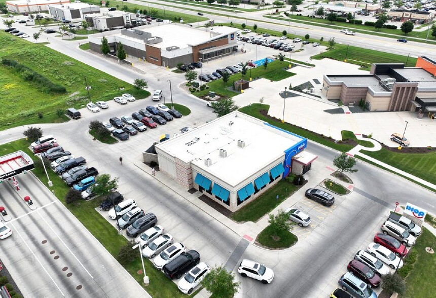 150 SE Alices Rd Waukee IA 50263 - 150 SE Alices Rd Waukee IA Building Photo 3 Large