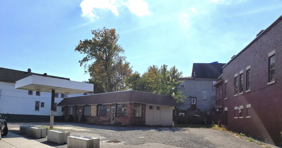 706 Bleecker St, Utica, NY for sale - Building Photo - Image 1 of 1