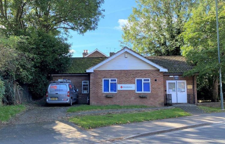 West Green Dr, Crawley for sale - Primary Photo - Image 1 of 1