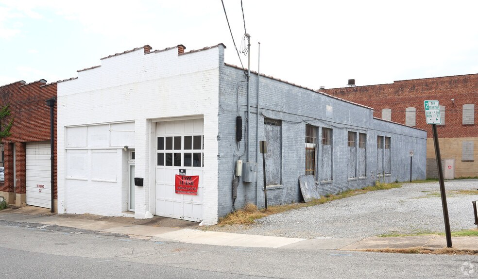 210 4th St SW, Roanoke, VA for sale - Primary Photo - Image 1 of 1
