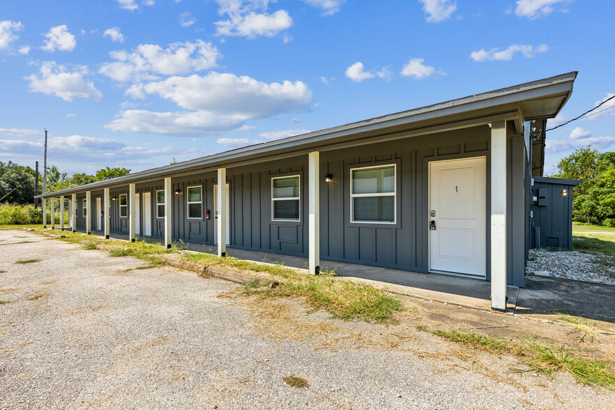 908 E Jefferson Ave, Whitney, TX for sale - Building Photo - Image 2 of 14