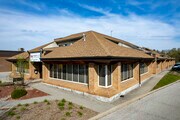 156 Duncan Mill Rd, Toronto ON - Convenience Store
