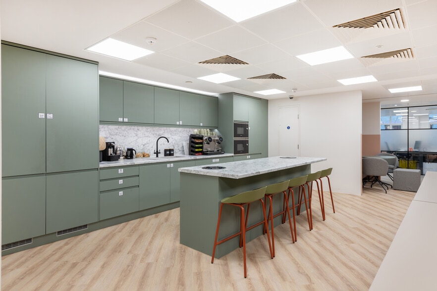 11 Slingsby Pl, London for lease - Interior Photo - Image 2 of 37