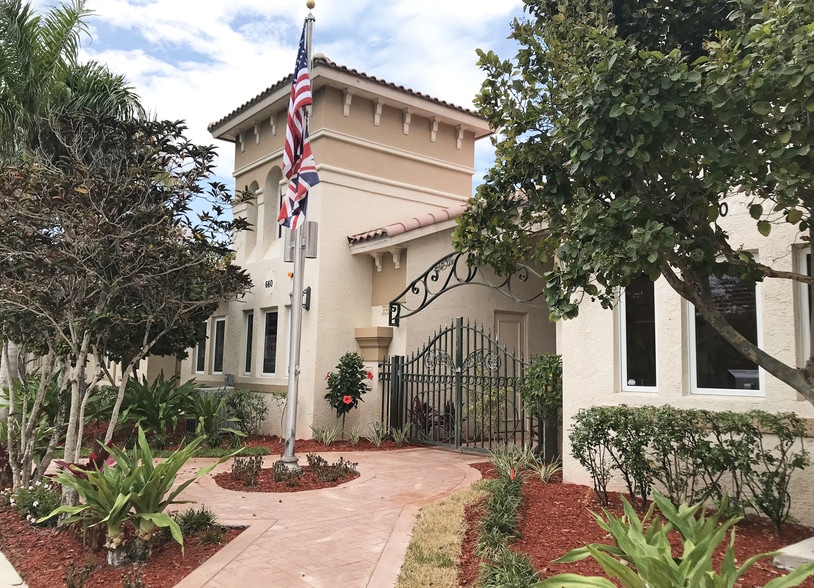 650-660 E Hillsboro Blvd, Deerfield Beach, FL for lease - Building Photo - Image 3 of 11