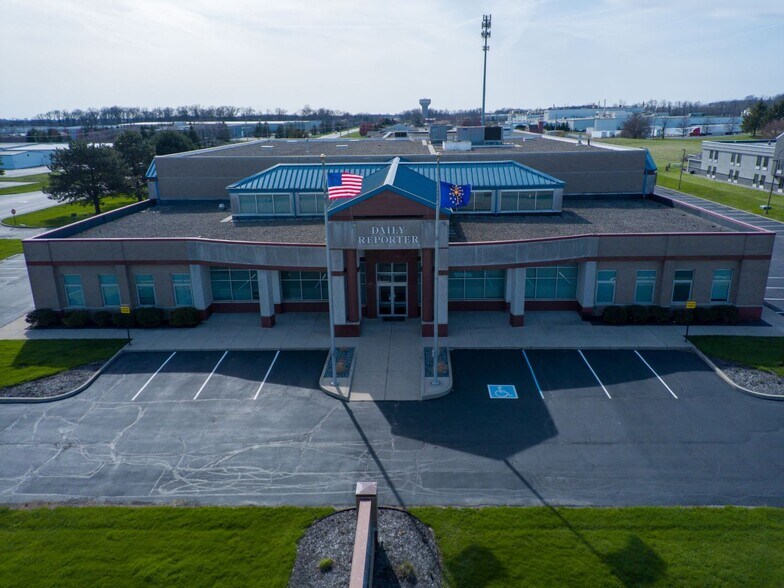 22 W New Rd, Greenfield, IN for sale - Building Photo - Image 1 of 1