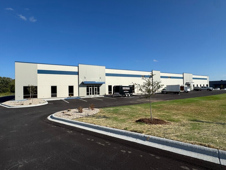 N171 W21860 Caymus Ct, Jackson, WI for lease - Building Photo - Image 1 of 4