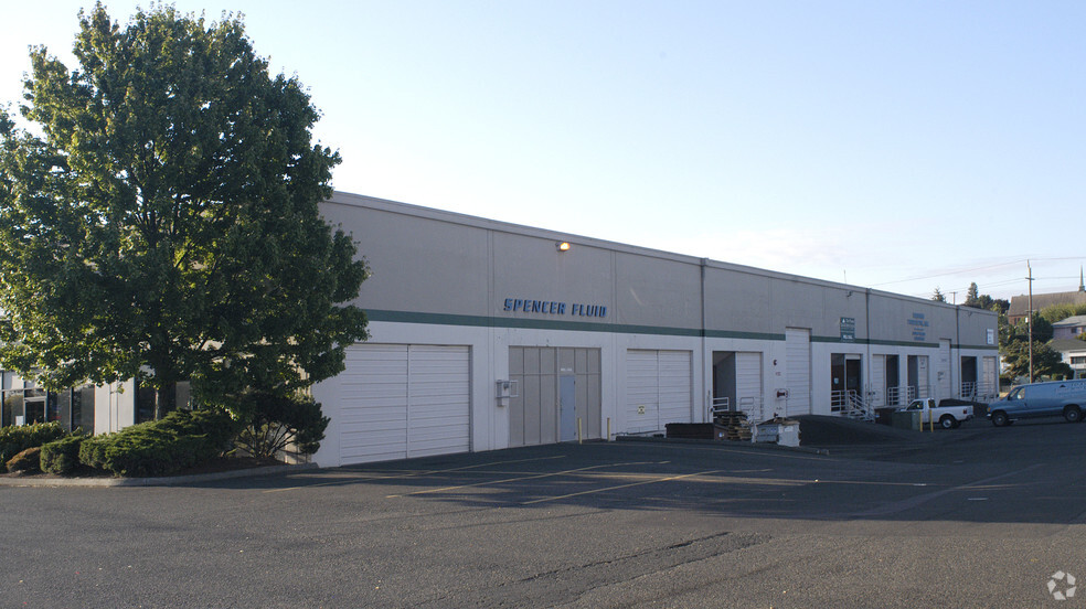 2230-2250 NE Columbia Blvd, Portland, OR for lease - Building Photo - Image 1 of 3