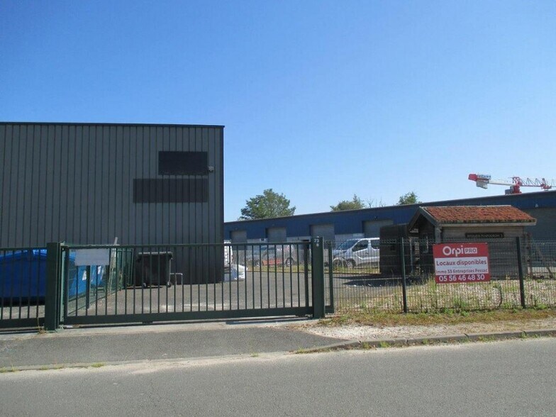 Flex in SAINT-JEAN-D'ILLAC for lease - Building Photo - Image 2 of 2