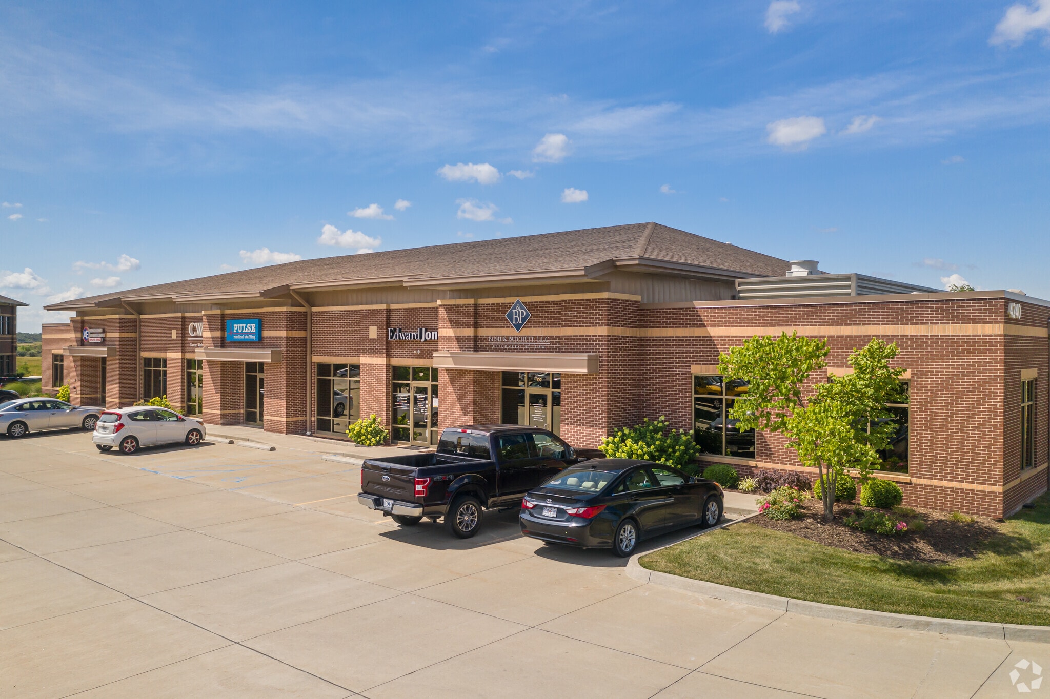 4210 Philips Farm Rd, Columbia, MO for lease Primary Photo- Image 1 of 18