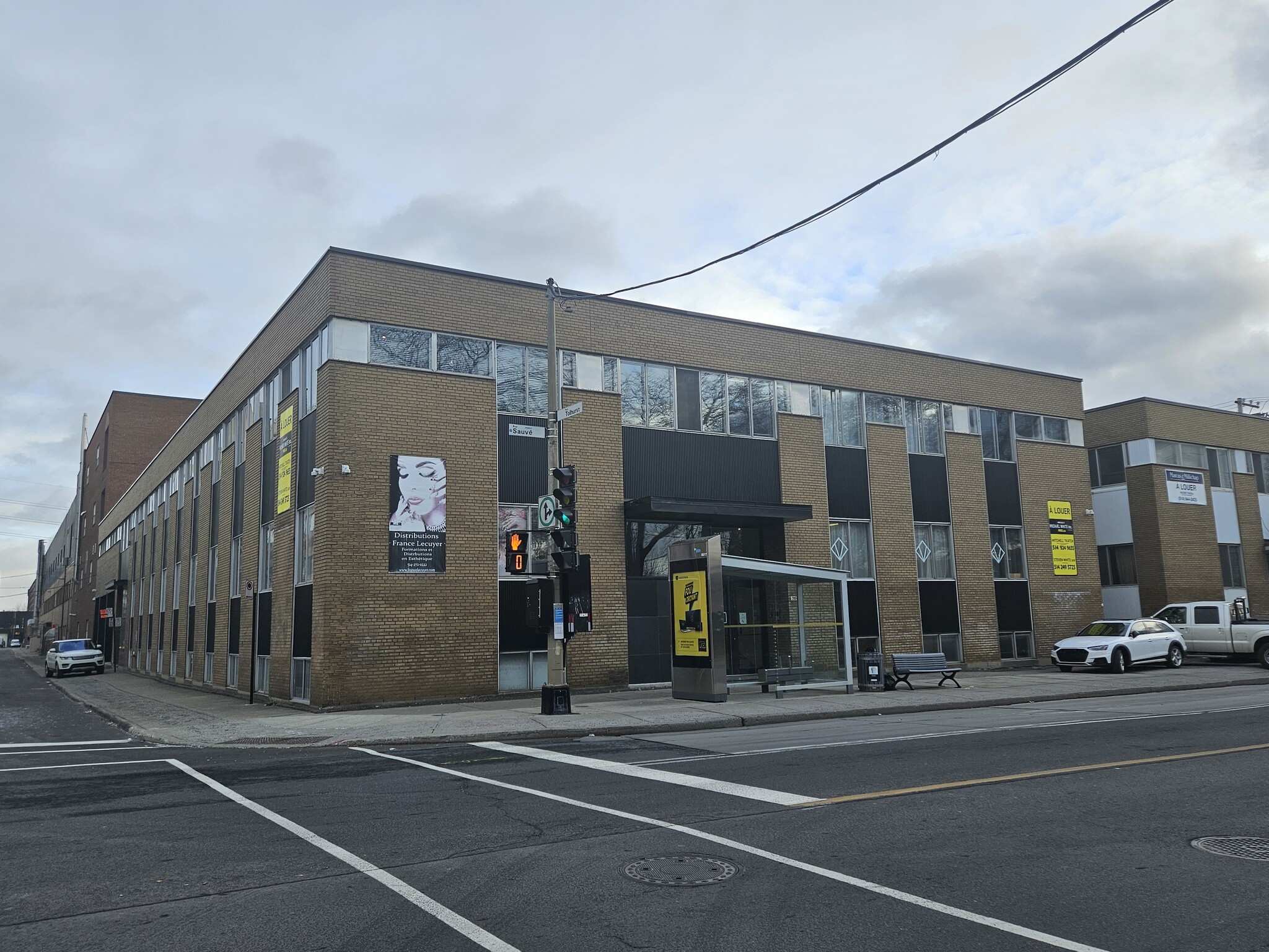 280 Rue Sauvé O, Montréal, QC for lease Building Photo- Image 1 of 10
