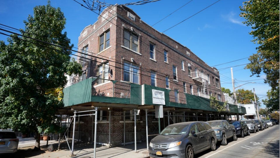 3422 105th St, Corona, NY for sale - Primary Photo - Image 1 of 1