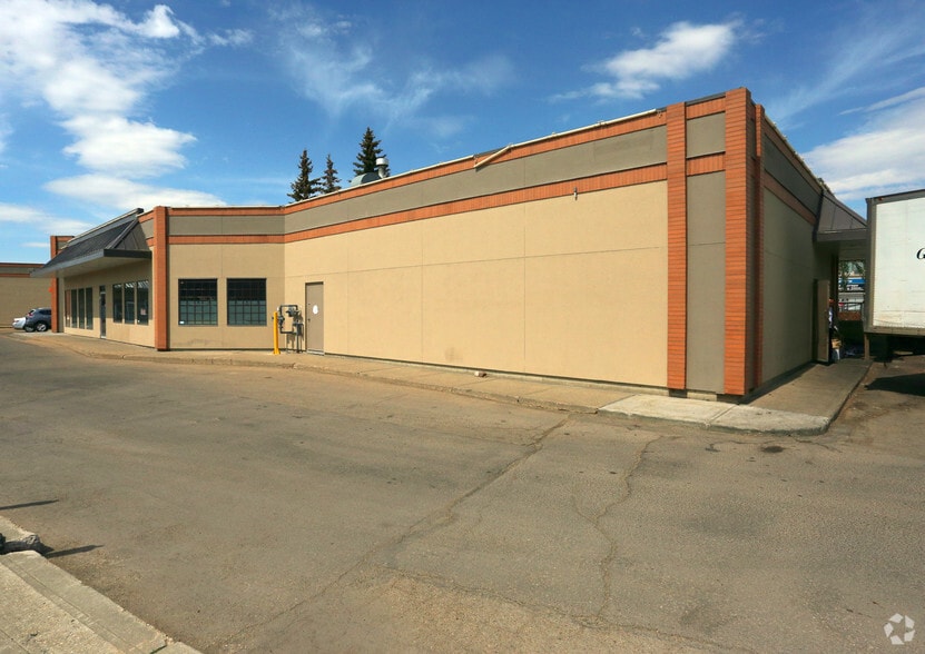 14921 Stony Plain Rd NW, Edmonton, AB for lease - Building Photo - Image 2 of 4