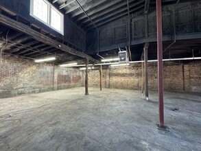 1616 Rowan St, Louisville, KY for lease Interior Photo- Image 2 of 7