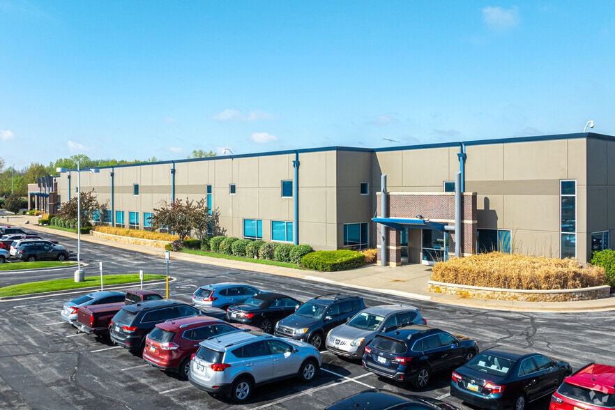 17300-17330 W 119th St, Olathe, KS for lease - Building Photo - Image 3 of 4