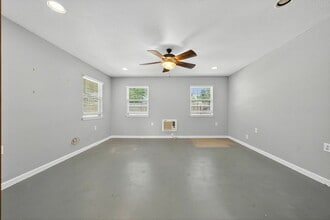 916 E Blanco Rd, Boerne, TX for lease Interior Photo- Image 2 of 3