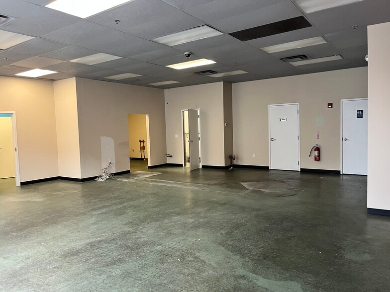 131 Lexington St, Waltham, MA for lease - Interior Photo - Image 3 of 4