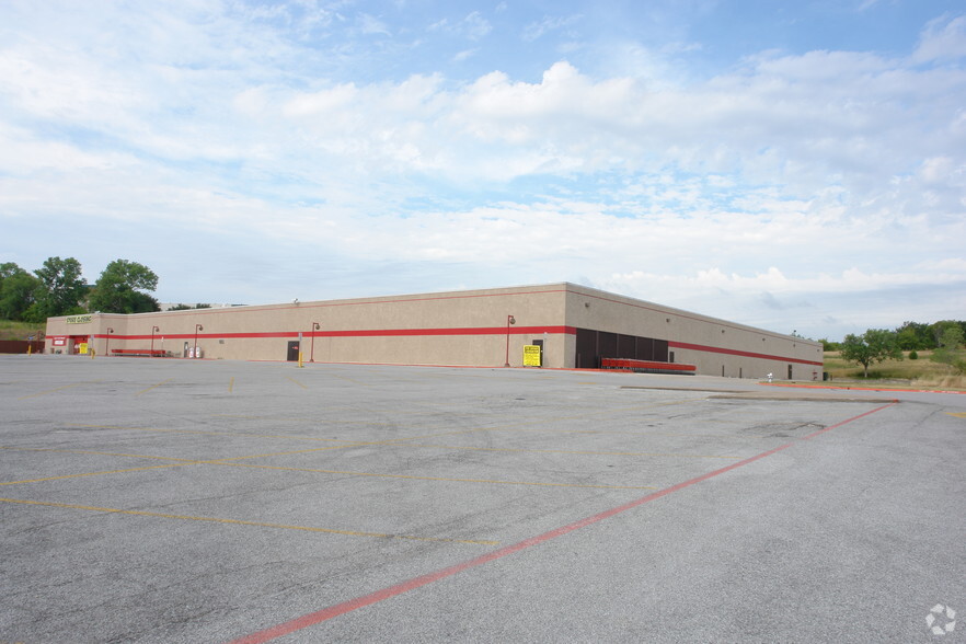2600 S Cherry Ln, Fort Worth, TX for sale - Building Photo - Image 3 of 14