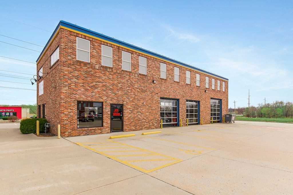 162 S Buckner Tarsney Rd, Oak Grove, MO for sale Building Photo- Image 1 of 9