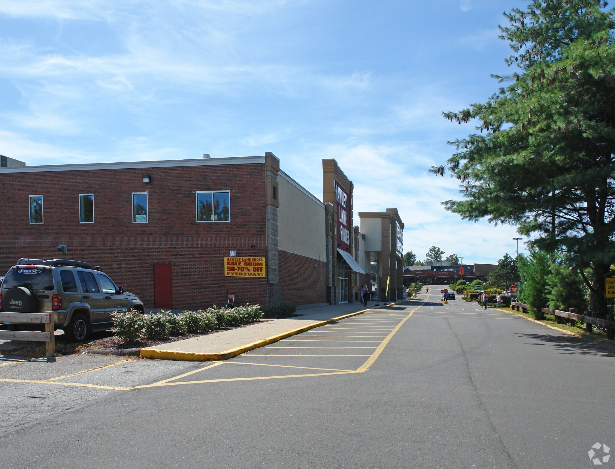 898 Bridgeport Ave, Shelton, CT 06484 Shelton Square Shopping Center