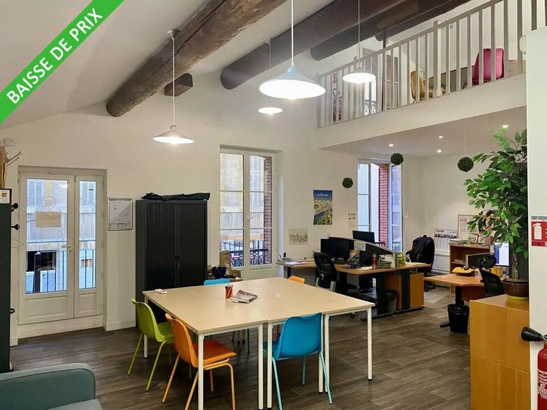 Office in Marseille for lease - Interior Photo - Image 3 of 6