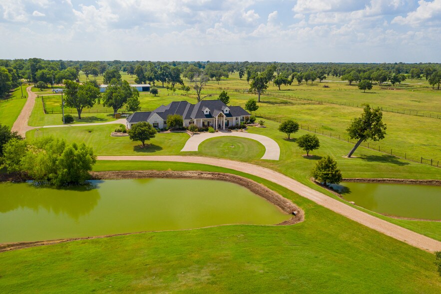 3131 Zuckero Rd, Simonton, TX 77485