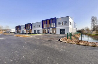 Rue Diderot, Saint-Michel-sur-Orge for lease Building Photo- Image 1 of 7