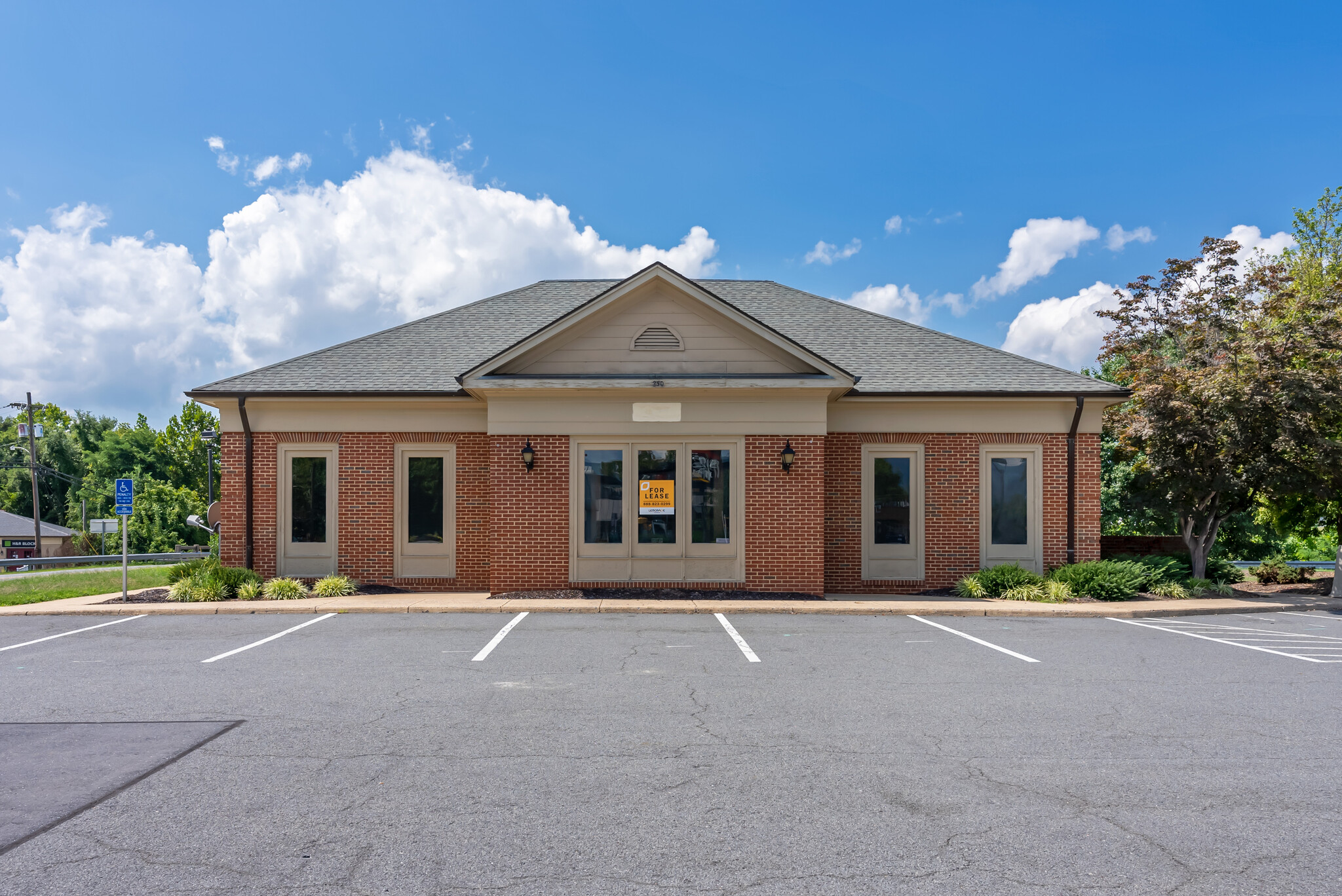 250 S Stuart Ave, Elkton, VA for lease Primary Photo- Image 1 of 6