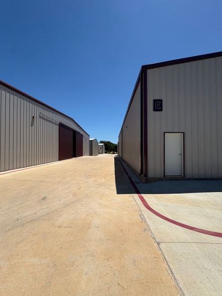 5790 Rendon Bloodworth Rd, Fort Worth, TX for lease - Building Photo - Image 3 of 20