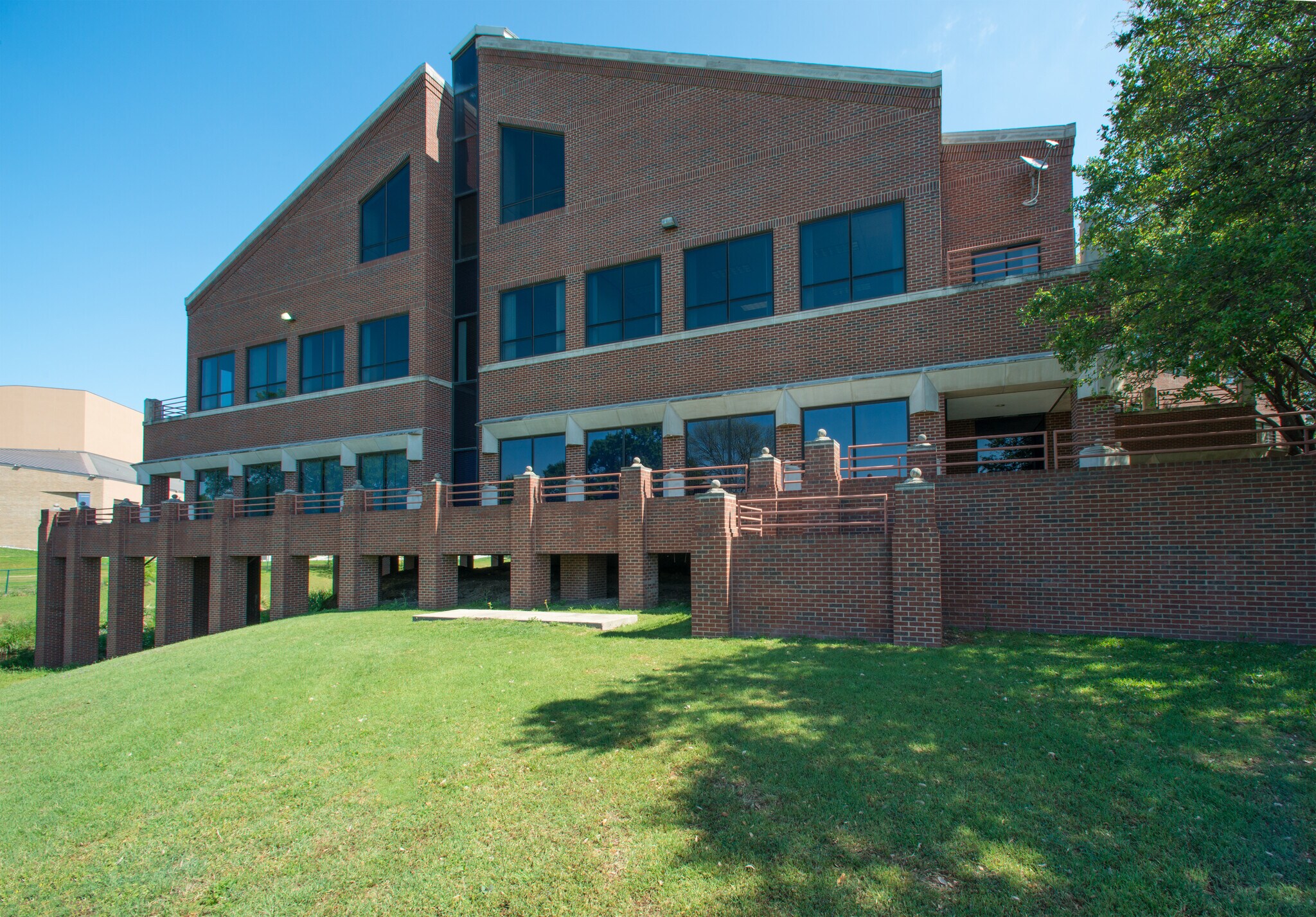 14135 Midway Rd, Addison, TX for lease Building Photo- Image 1 of 22