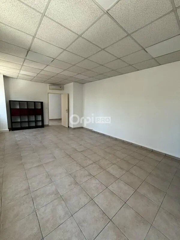 Retail in La Seyne-sur-Mer for lease Interior Photo- Image 1 of 4