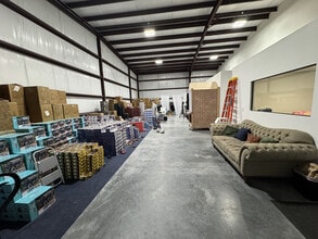 18500 Pearland Sites Rd, Pearland, TX for lease Interior Photo- Image 2 of 7