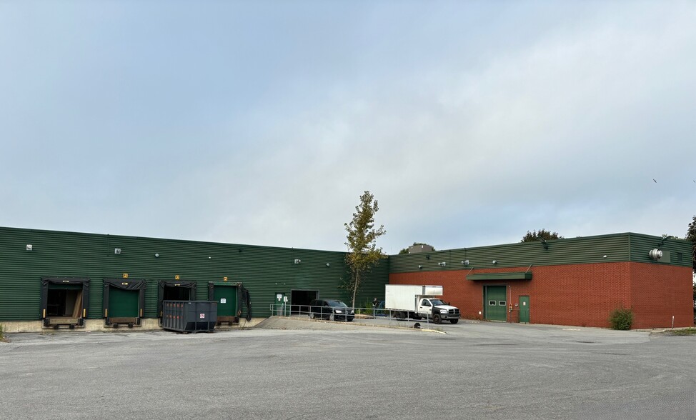 2695 Av Dollard, Montréal, QC for lease - Building Photo - Image 2 of 2