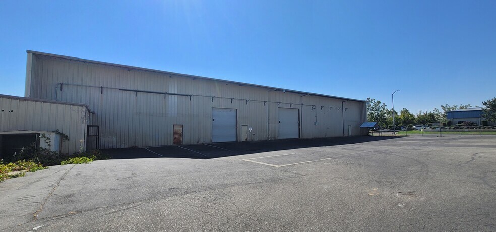 295 Convair Ave, Chico, CA for lease - Building Photo - Image 3 of 13