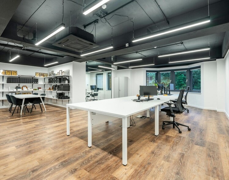 96 Wilton Rd, London for sale - Interior Photo - Image 3 of 7