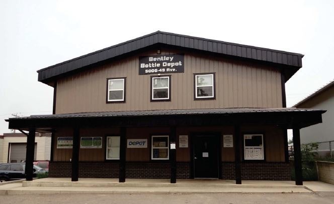 5006 49 Ave, Red Deer County, AB for sale Primary Photo- Image 1 of 1