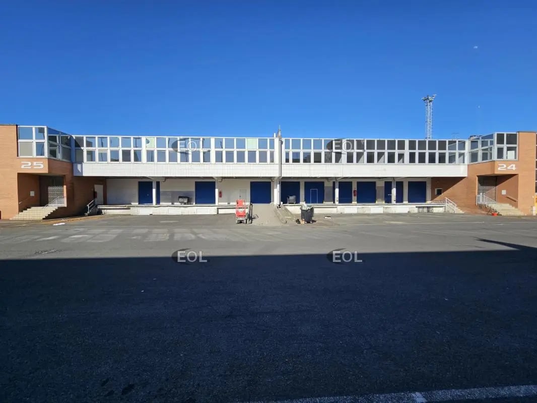 Industrial in Charenton-le-Pont for lease Building Photo- Image 1 of 19